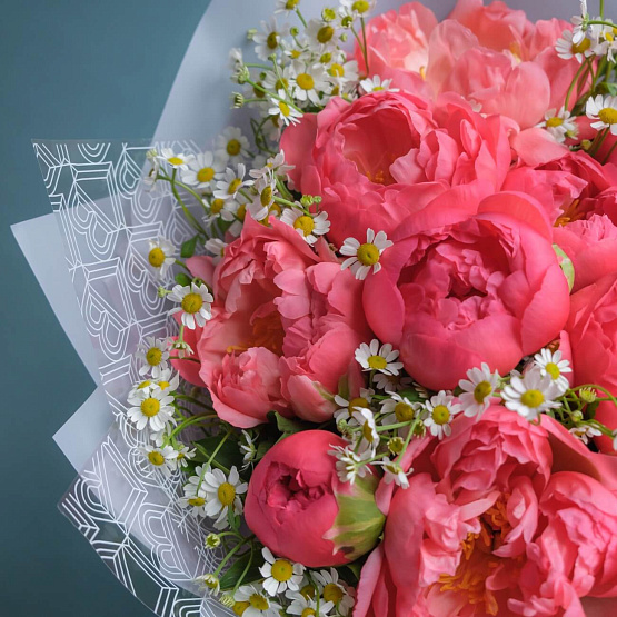“Kiss of the Sun” Duo Bouquet
